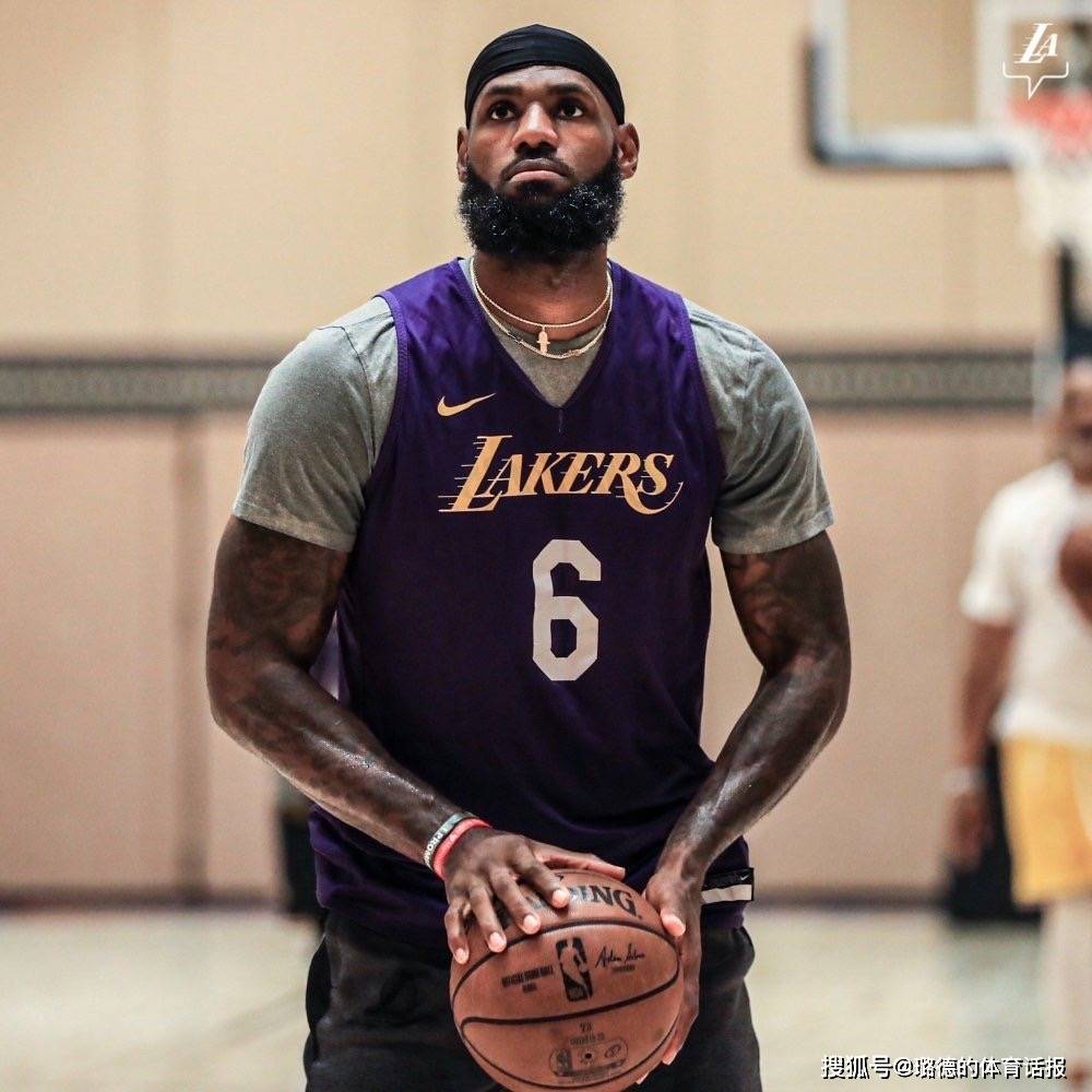 关于塞维利亚训练开放日,今夜临场应变引欢呼,NBA常规赛在即,赛程密集仍需轮换的信息 关于塞维利亚训练开放日,今夜临场应变引欢呼,NBA常规赛在即,赛程密集仍需轮换的信息