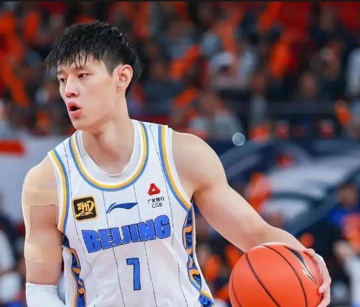 北京首钢国际比赛日绝杀压哨，志在全明星赛名次提升，悬念犹存，轮换策略成焦点的简单介绍