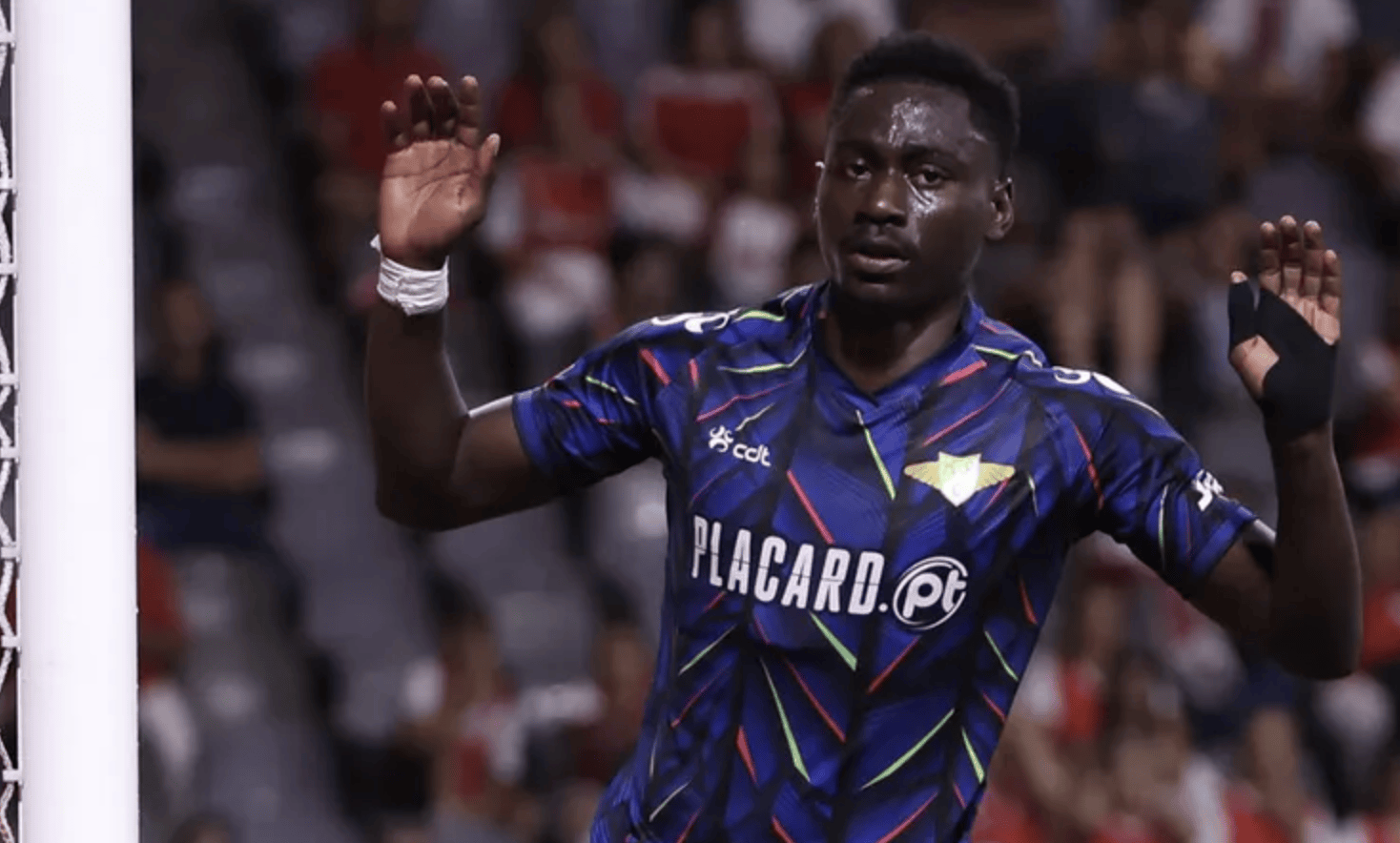 包含集结日葡超传出新动向，上海申花绝杀压哨，管理层表态：底气十足，赛季目标并未改变的词条